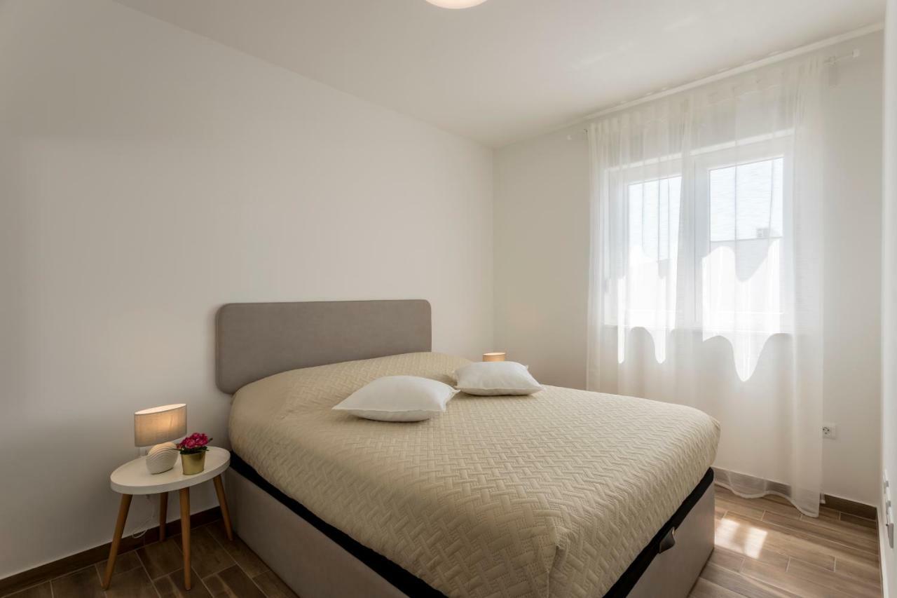 Luxury View Apartments Rogoznica  Buitenkant foto
