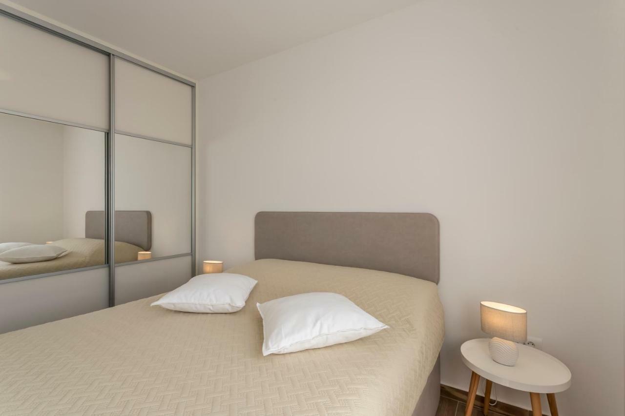 Luxury View Apartments Rogoznica  Buitenkant foto